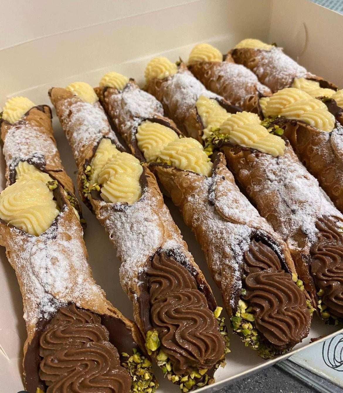 Cannoli large